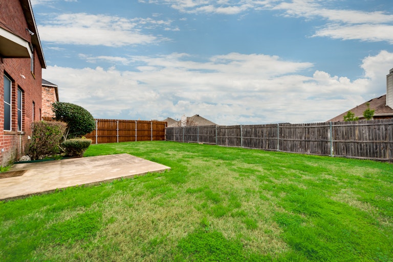 Photo 6 of 26 - 4209 Maidstone Dr, Garland, TX 75043