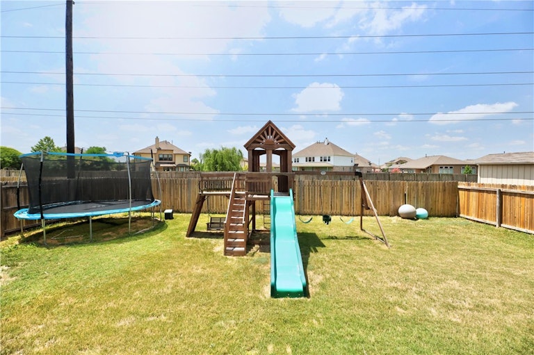 Photo 32 of 34 - 5925 Mantalcino Dr, Round Rock, TX 78665