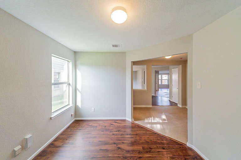 Photo 20 of 39 - 6926 Oleander Grove Way, Houston, TX 77049