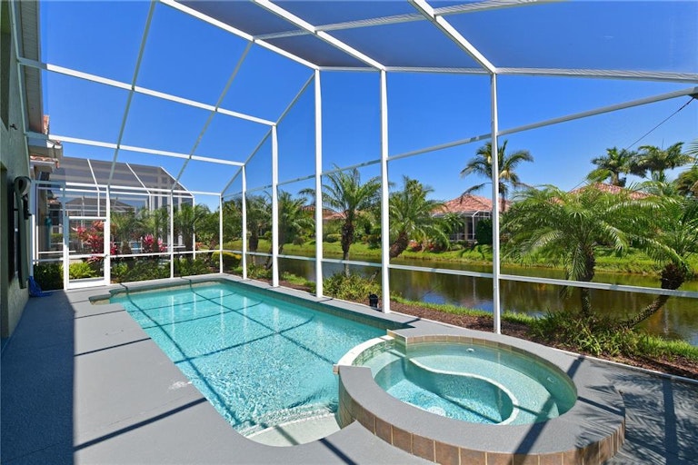 Photo 6 of 51 - 304 9th Ave E, Palmetto, FL 34221