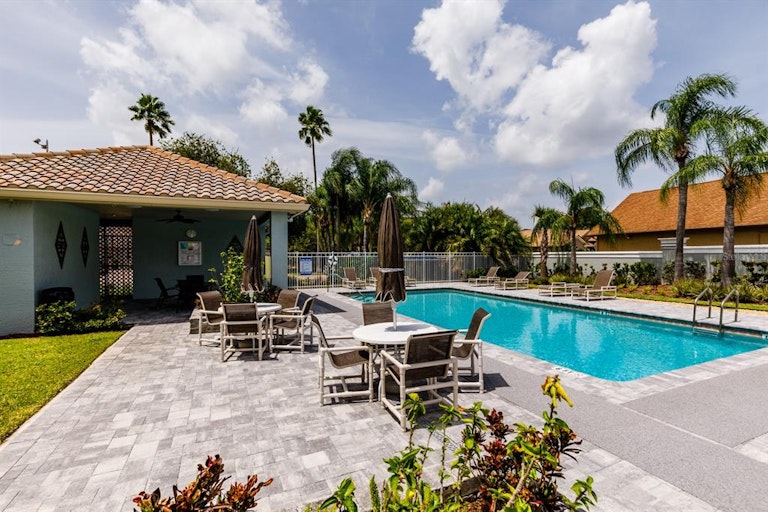 Photo 34 of 36 - 1802 Lago Vista Blvd, Palm Harbor, FL 34685