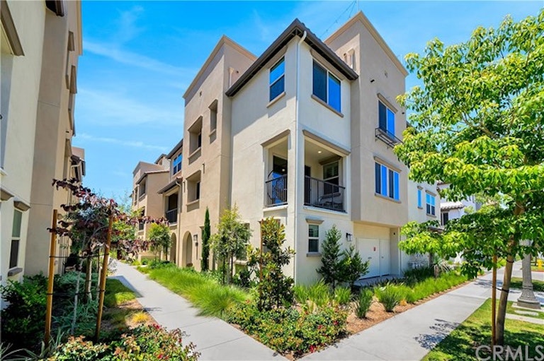 Photo 37 of 48 - 565 S Motif St, Anaheim, CA 92805