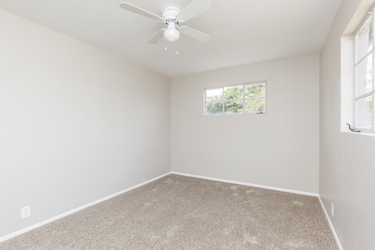 Photo 10 of 26 - 2401 N 37th Pl, Phoenix, AZ 85008