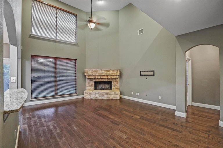 Photo 8 of 38 - 2921 Pioneer Park Dr, Flower Mound, TX 75022