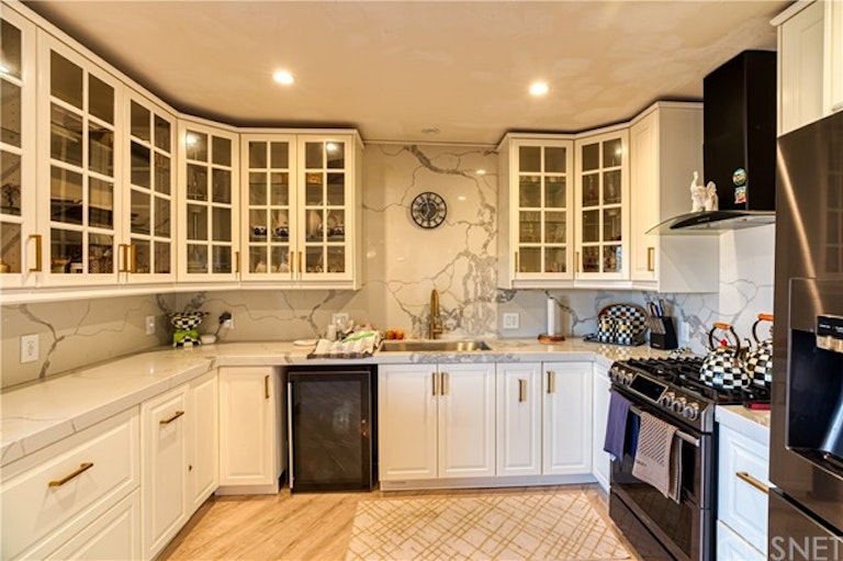 Photo 10 of 36 - 10366 Ormond St, Sunland, CA 91040