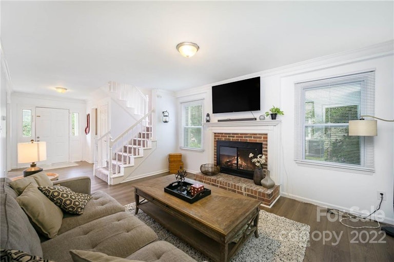 Photo 4 of 28 - 1129 Well Spring Dr, Charlotte, NC 28262