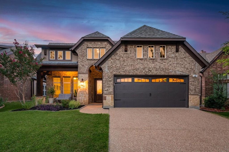 Photo 1 of 40 - 2701 Twinflower Dr, Fort Worth, TX 76244