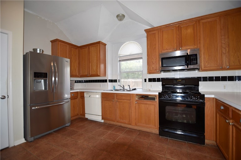 Photo 9 of 28 - 11100 Avering Ln, Austin, TX 78754