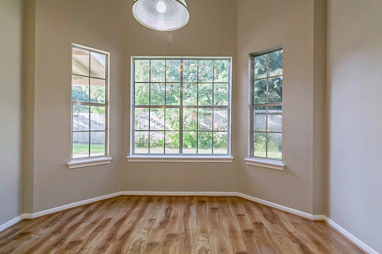Photo 14 of 32 - 1603 Berkoff Dr, Sugar Land, TX 77479