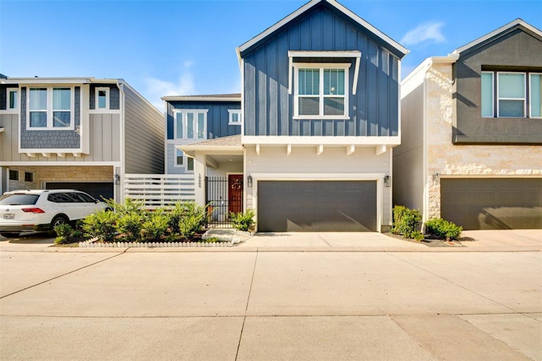 Photo 8 of 33 - 10009 Granary Dr, Houston, TX 77080