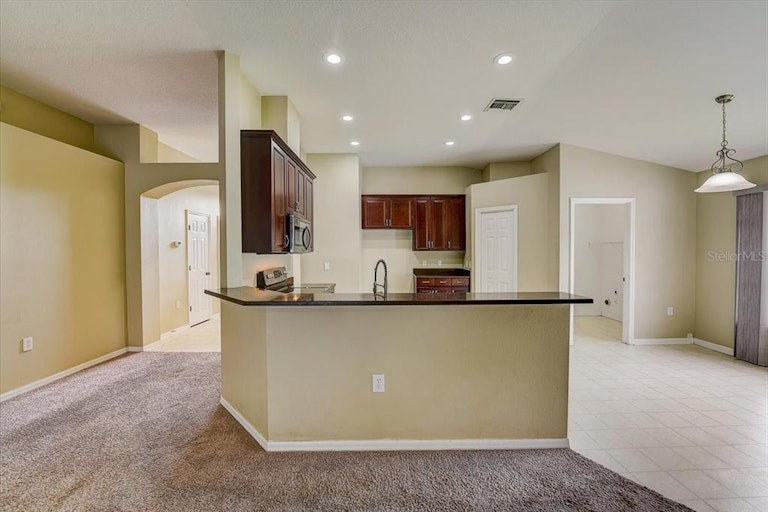 Photo 15 of 45 - 34510 Cliffcreek Ct, Wesley Chapel, FL 33545