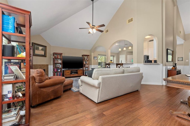 Photo 9 of 26 - 3139 Prairiestone Trail Ln, Katy, TX 77450