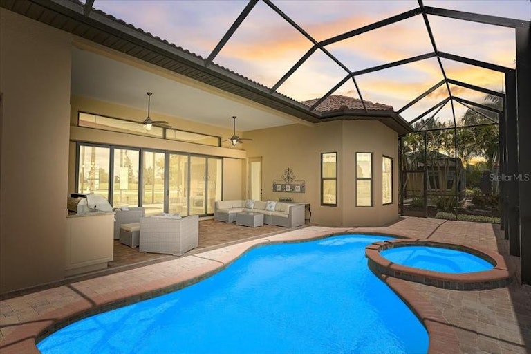 Photo 27 of 35 - 14722 Secret Harbor Pl, Lakewood Ranch, FL 34202