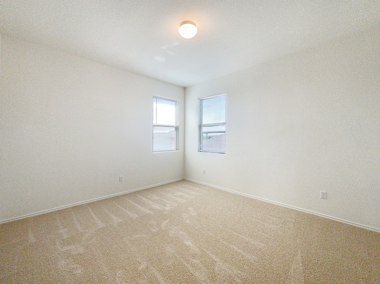 Photo 20 of 24 - 1005 Guernsey Cv, Hutto, TX 78634