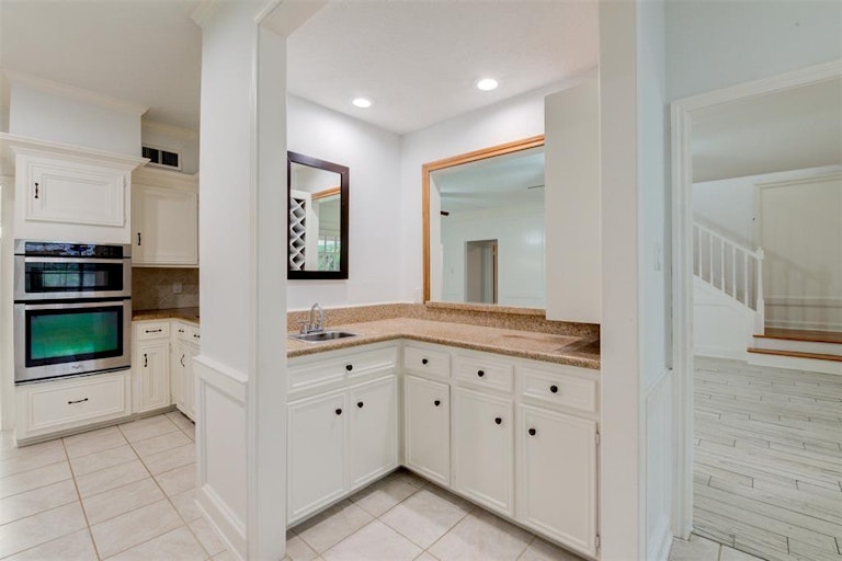 Photo 7 of 26 - 931 Daria Dr, Houston, TX 77079