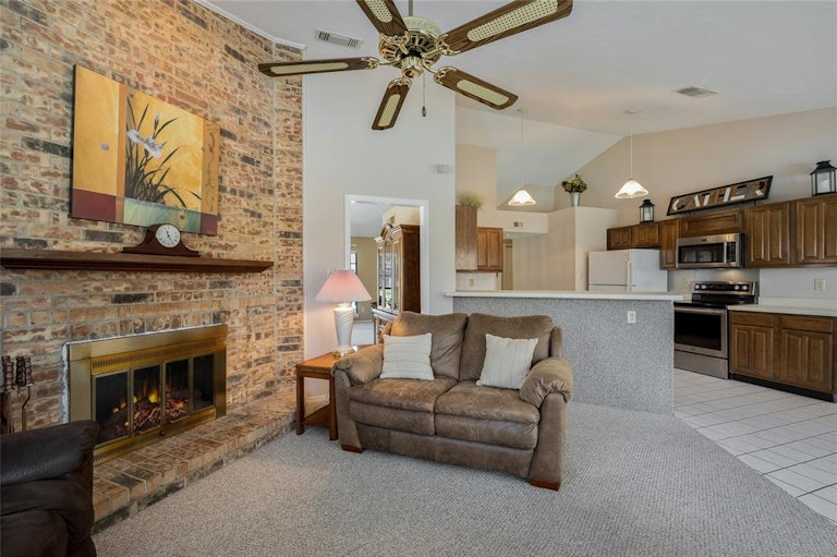 Photo 9 of 24 - 3610 Willowood Dr, Garland, TX 75040