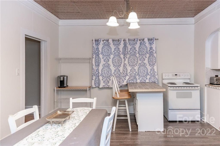 Photo 14 of 20 - 407 E 11th St, Kannapolis, NC 28083