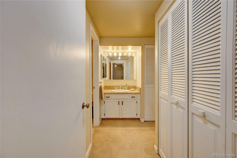 Photo 18 of 36 - 1777 Larimer St #1711, Denver, CO 80202