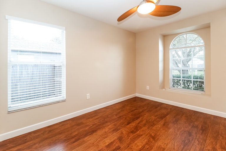 Photo 17 of 21 - 1475 Lake Shore Ranch Dr, Seffner, FL 33584