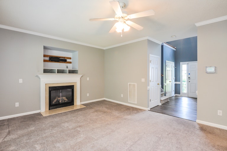 Photo 3 of 25 - 285 Trenburg Pl, Clayton, NC 27520