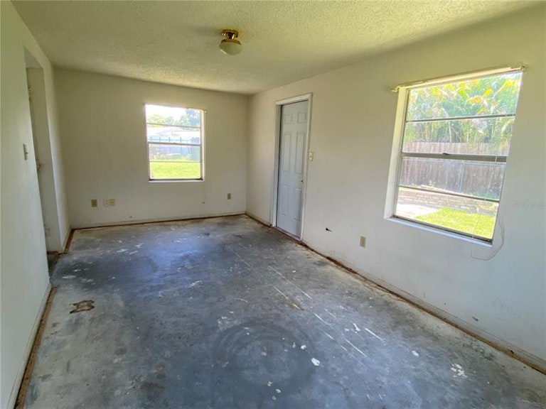Photo 9 of 12 - 1006 Santa Ynez Ave, Orlando, FL 32822