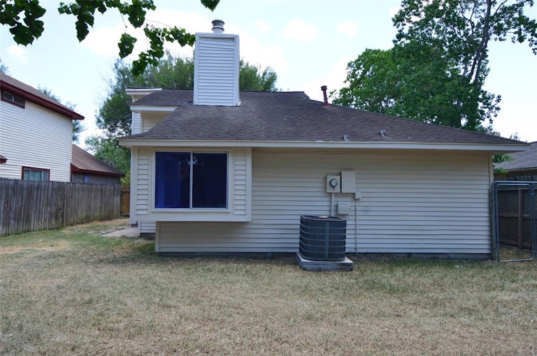 Photo 22 of 25 - 2527 Silver Trumpet Dr, Katy, TX 77449