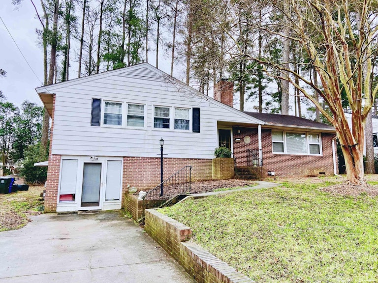 Photo 1 of 3 - 2414 Medway Dr, Raleigh, NC 27608
