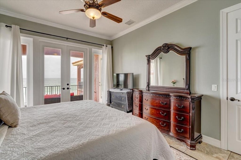Photo 42 of 58 - 9548 W Gulf Blvd, Treasure Island, FL 33706