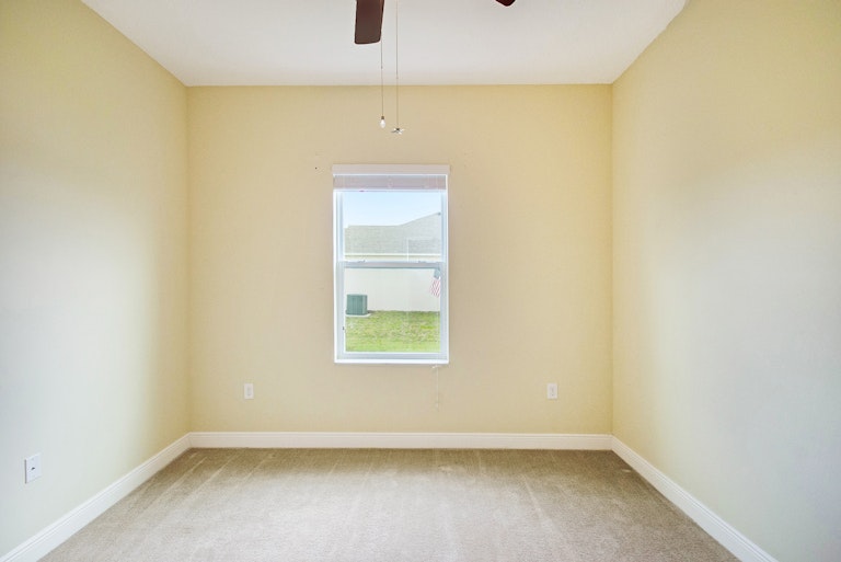 Photo 8 of 19 - 100 Blanco Dr, Deland, FL 32724