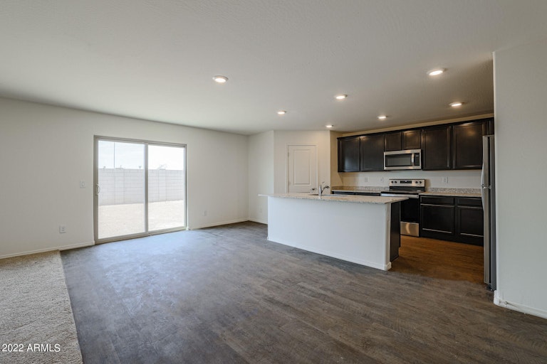 Photo 3 of 10 - 233 S Oak St, Florence, AZ 85132