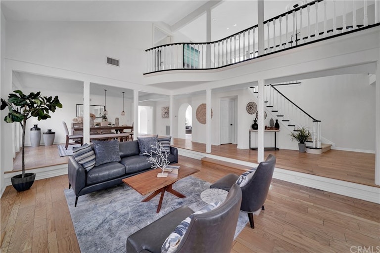 Photo 6 of 47 - 19365 Woodlands Dr, Huntington Beach, CA 92648