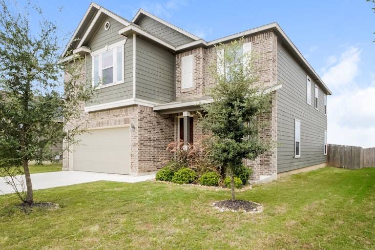 Photo 10 of 27 - 4213 Gale Mdws, New Braunfels, TX 78130