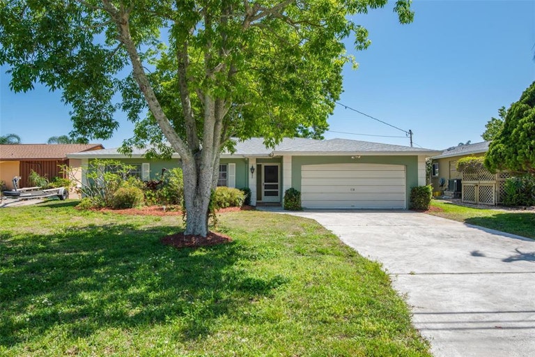 Photo 2 of 42 - 372 Westwinds Dr, Palm Harbor, FL 34683