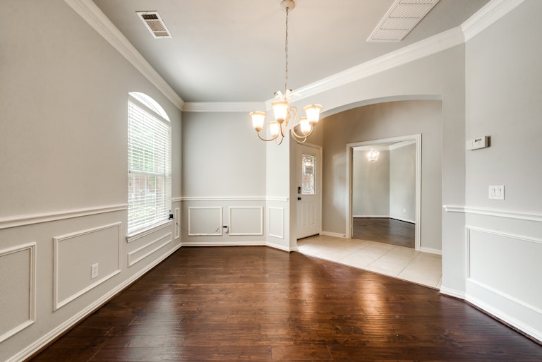 Photo 15 of 32 - 530 Lauren Ct, Keller, TX 76248