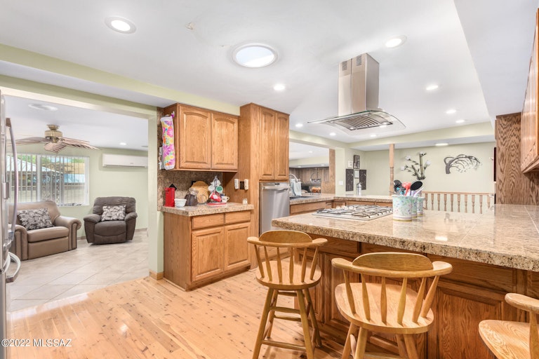 Photo 19 of 45 - 712 S Kenyon Ct, Tucson, AZ 85710