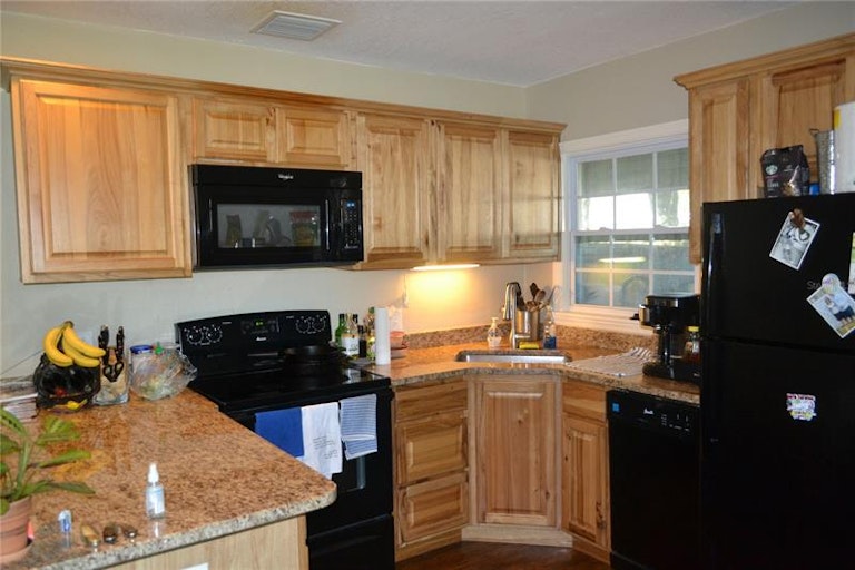 Photo 10 of 26 - 3632 Grant Blvd, Orlando, FL 32804