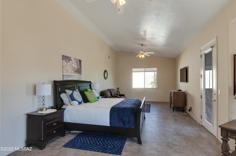 Photo 19 of 34 - 249 W Milbrae Springs Dr, Oro Valley, AZ 85755