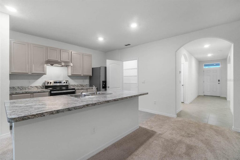Photo 13 of 40 - 729 Squires Grove Dr, Winter Haven, FL 33880