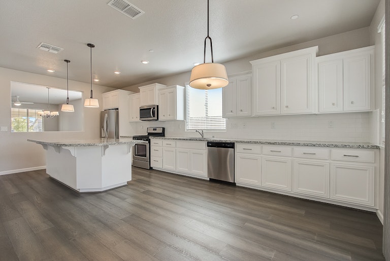 Photo 18 of 34 - 6025 Belfast Way, Roseville, CA 95747