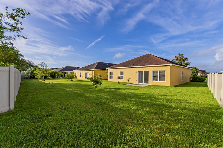 Photo 13 of 20 - 1157 Maplebrook Dr, Lake Alfred, FL 33850