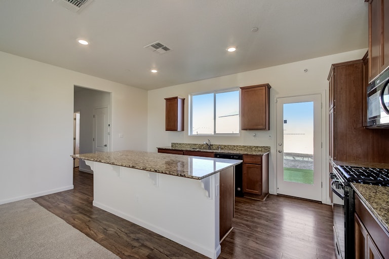 Photo 14 of 26 - 1990 Park Pl, Rio Vista, CA 94571