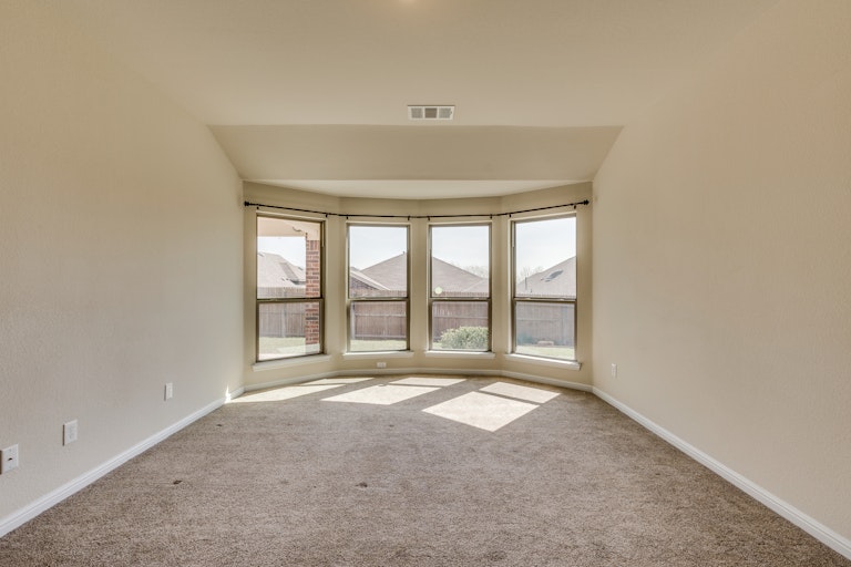 Photo 14 of 26 - 5908 Paddlefish Dr, Fort Worth, TX 76179
