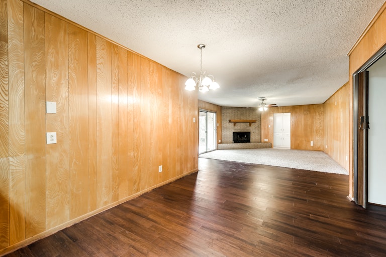 Photo 4 of 24 - 5729 Wedgmont Cir N, Fort Worth, TX 76133