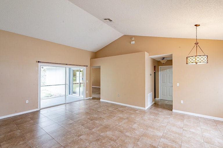 Photo 12 of 29 - 1170 Howland Blvd, Deltona, FL 32738