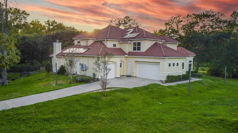 Photo 1 of 31 - 2026 Pecan St, Katy, TX 77494