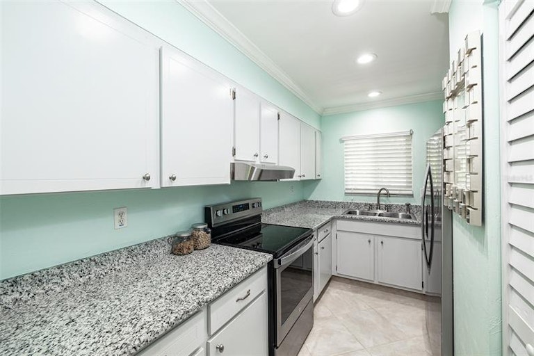 Photo 4 of 47 - 4595 Chancellor St NE #112, Saint Petersburg, FL 33703