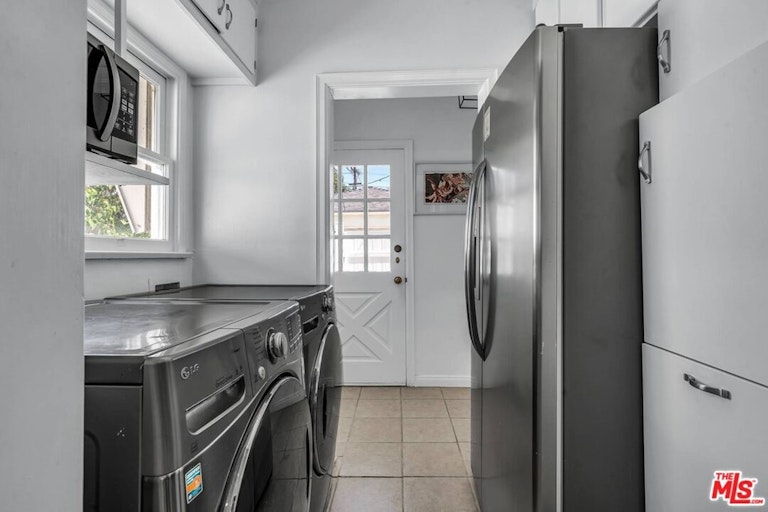 Photo 15 of 45 - 10643 Blix St, North Hollywood, CA 91602