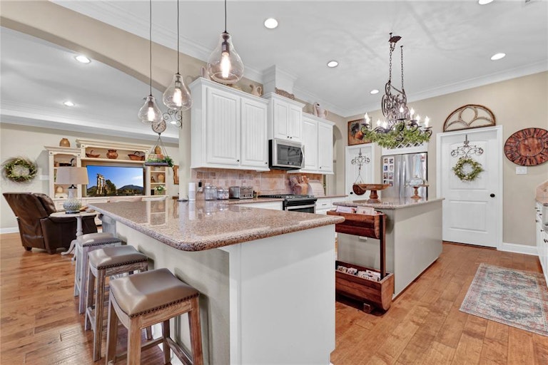 Photo 16 of 38 - 8702 Malardcrest Dr, Humble, TX 77346