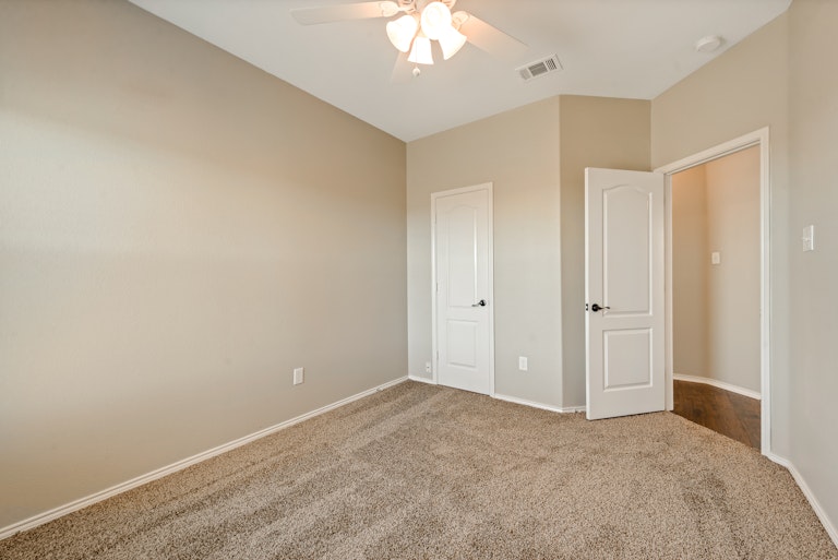 Photo 23 of 27 - 8508 Minturn Dr, Fort Worth, TX 76131