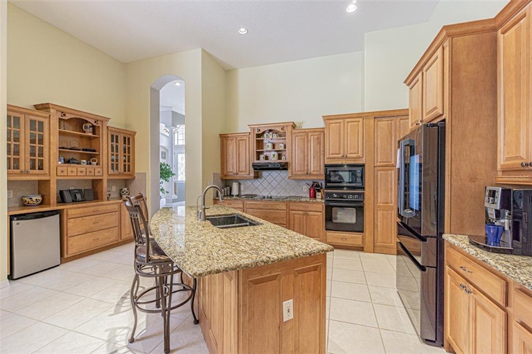 Photo 11 of 36 - 1462 Kensington Woods Dr, Lutz, FL 33549